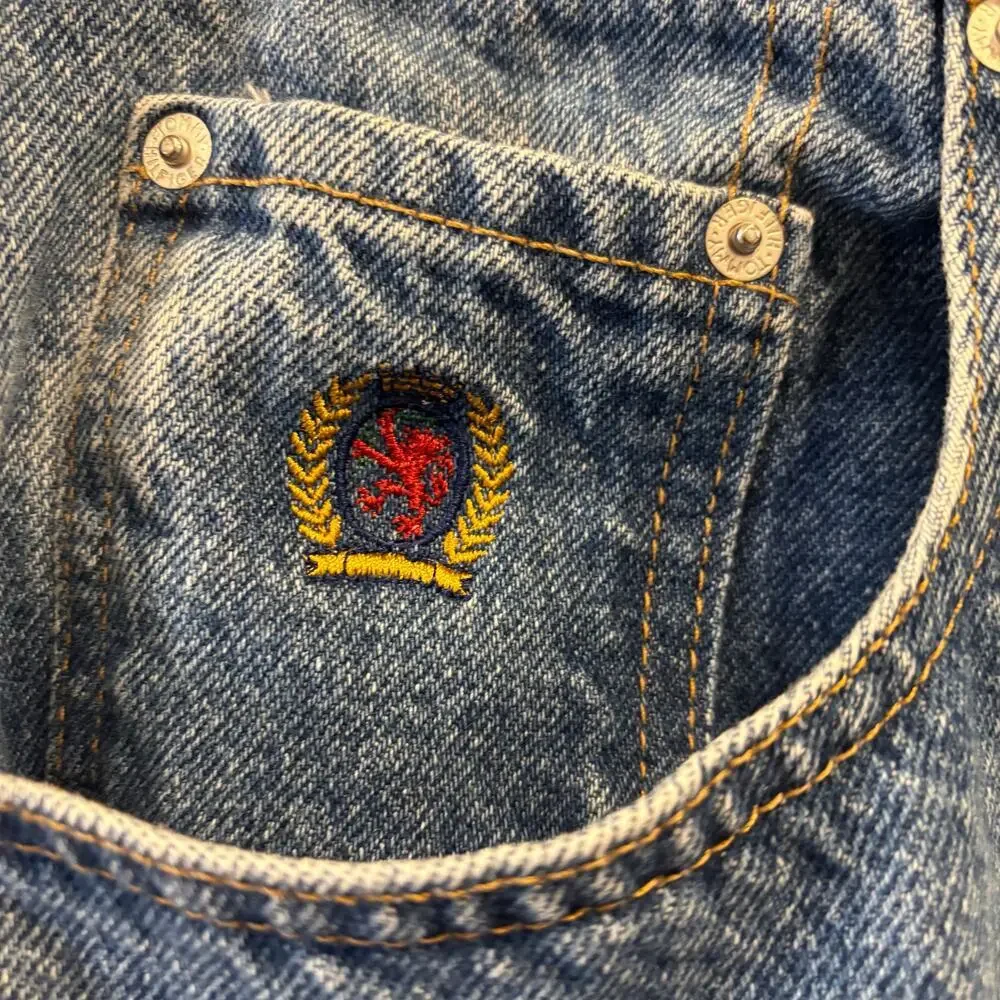 VTG Tommy Hilfiger Men’s Relaxed Fit Straight Leg Jeans 90s Y2K Light Wash, 38